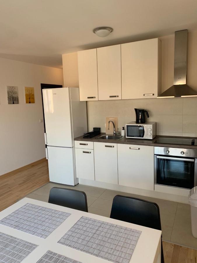 Vanja's Place Апартамент *
